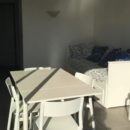 Appartamento 3 Pièces Pour 6 Avec Piscine, Wifi, Et Parking à Port Camargue - Fr-1-731-108 *